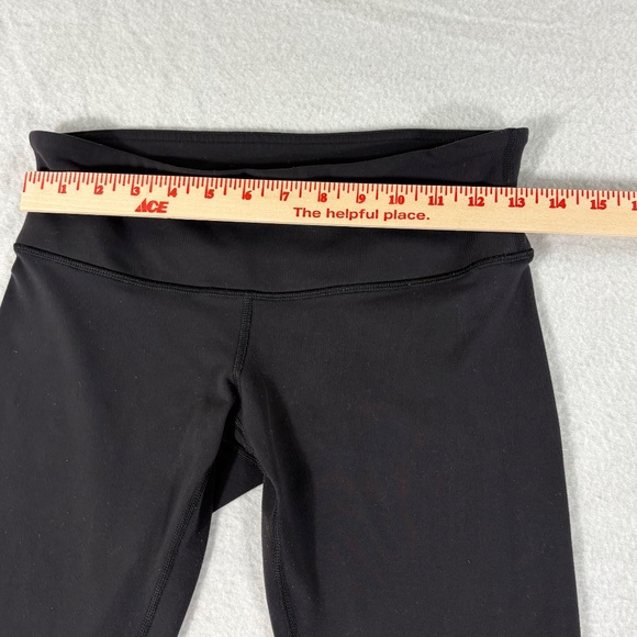 Lululemon Women's Cropped Leggings Size 6 with 21" Inseam in Black - Picture 6 of 13